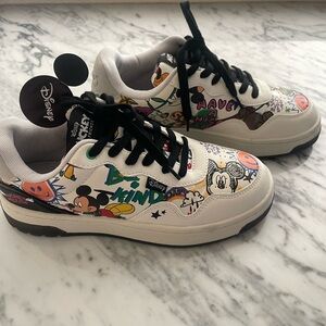 Zara Mickey Mouse & Friends Disney Sneakers - Cream